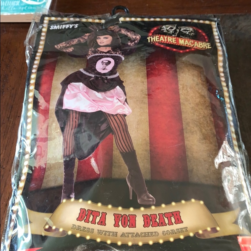dita von death halloween costume medium